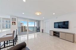 Picture of 2751 S Ocean Dr # 1802S, Hollywood, FL 33019