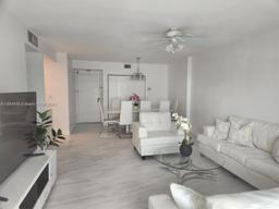 Picture of 4330 Hillcrest Dr # 414, Hollywood, FL 33021