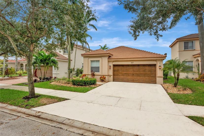 Picture of 1617 Winterberry Ln, Weston FL 33327