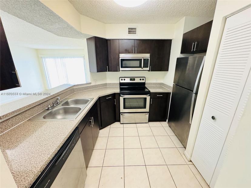 Picture of 3473 NW 44Th St # 103, Oakland Park FL 33309