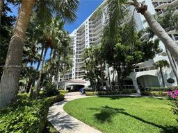 Picture of 3610 Yacht Club Dr # 906, Aventura, FL 33180