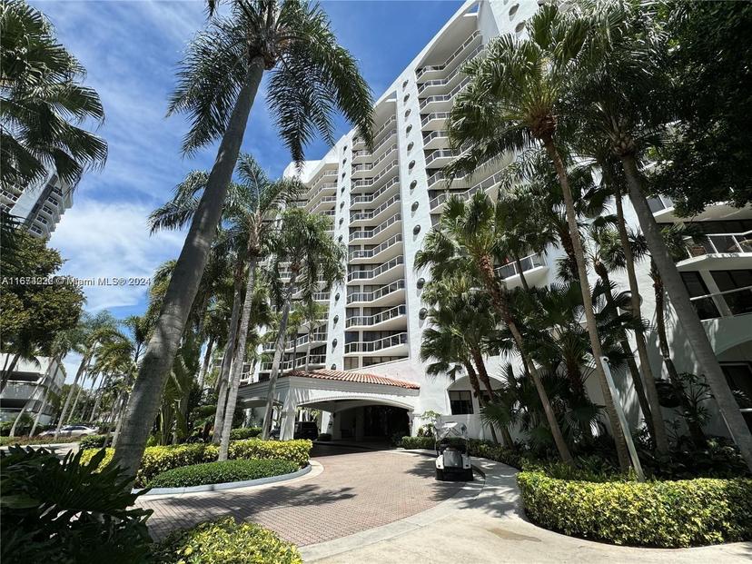 Picture of 3610 Yacht Club Dr # 906, Aventura FL 33180