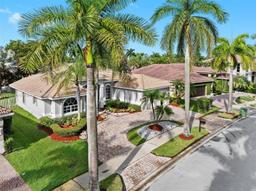 Picture of 1807 Victoria Pointe Cir, Weston, FL 33327