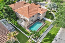 Picture of 1379 NW 166Th Ave, Pembroke Pines, FL 33028