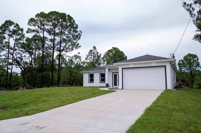 Picture of 4006 2Nd St Sw, Lehigh Acres FL 33976