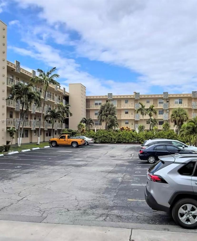 Picture of 2145 Pierce St # 305, Hollywood FL 33020