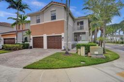 Picture of 11470 NW 79Th Ln # 11470, Doral, FL 33178