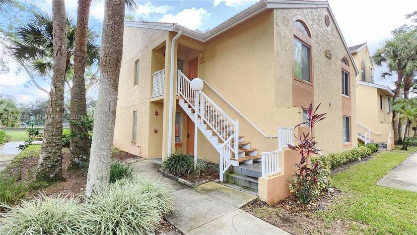 Picture of 1029 Coral Club Dr # 1029, Coral Springs FL 33071