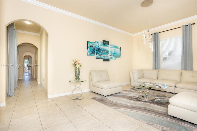 Picture of 16934 SW 90Th Terr Ci Ter, Miami FL 33196