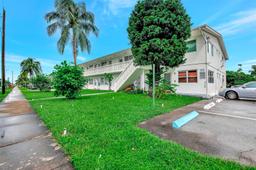 Picture of 121 NE 204Th St # 9, Miami Gardens, FL 33179