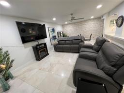 Picture of 1430 Sheridan St # 22G, Hollywood, FL 33020