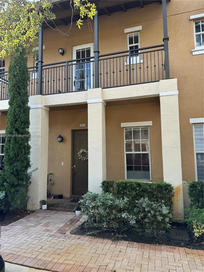 Picture of 14614 SW 6Th St # 11, Pembroke Pines FL 33027