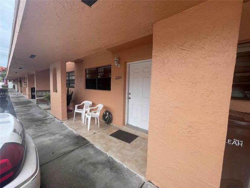 Picture of 2224 W 53Rd Pl # 2224, Hialeah FL 33016