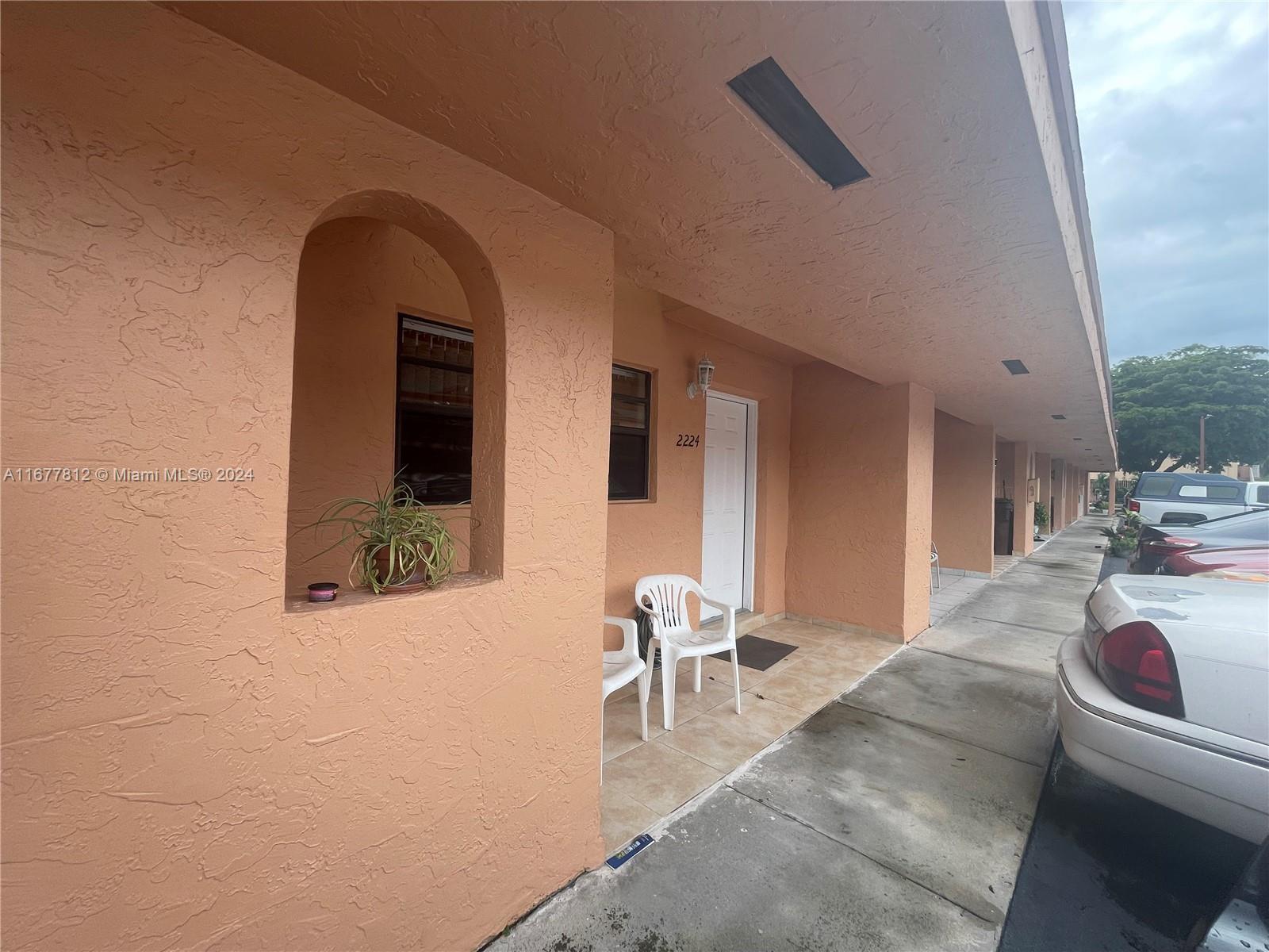 Picture of 2224 W 53Rd Pl # 2224, Hialeah, FL 33016