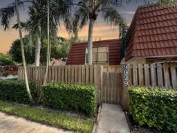 Picture of 9929 NW 6Th Ct, Plantation, FL 33324