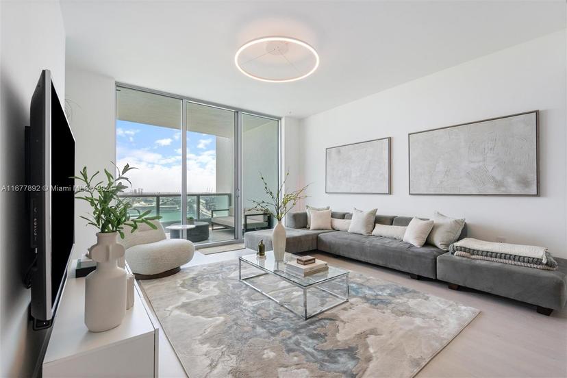 Picture of 900 Biscayne Blvd # 2709, Miami FL 33132