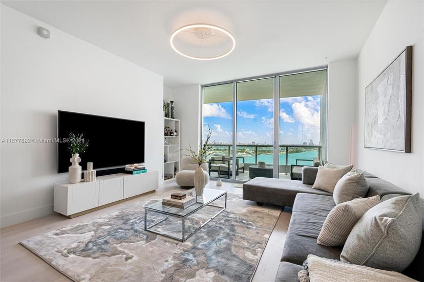 Picture of 900 Biscayne Blvd # 2709, Miami FL 33132