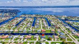 Picture of 2851 SE 19 Pl, Cape Coral, FL 33904