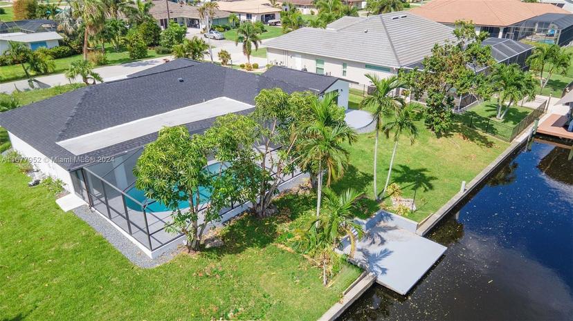 Picture of 2851 SE 19 Pl, Cape Coral FL 33904