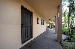 Picture of 3955 N Nob Hill Rd # 109, Sunrise, FL 33351