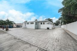 Picture of 230 E 56Th St, Hialeah, FL 33013