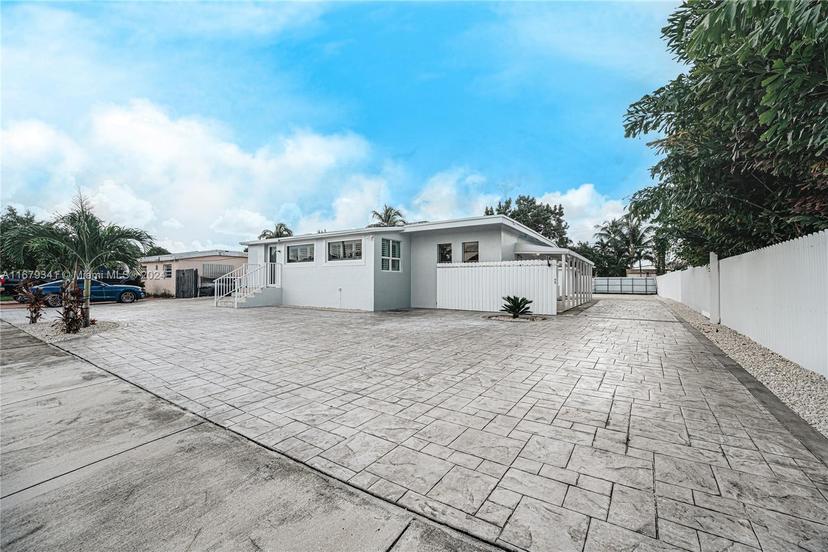 Picture of 230 E 56Th St, Hialeah FL 33013