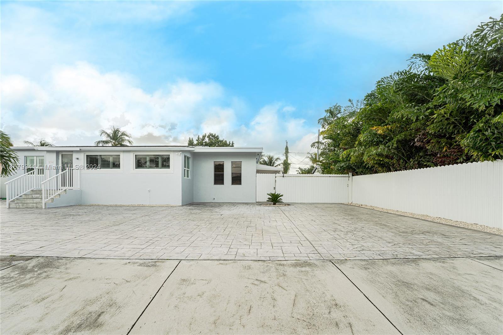 Picture of 230 E 56Th St, Hialeah, FL 33013