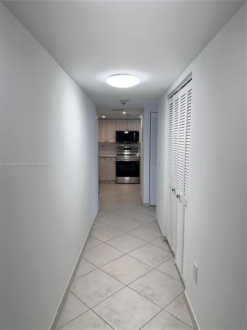 Picture of 540 Brickell Key Dr # 302, Miami FL 33131