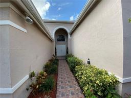 Picture of 495 Carrington Ln, Weston, FL 33326