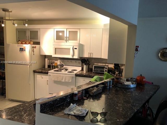 Picture of 1710 NE 191St St # 3, Miami, FL 33179