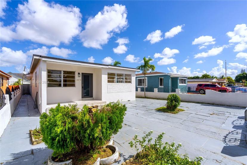 Picture of 1875 W 2Nd Ave, Hialeah FL 33010