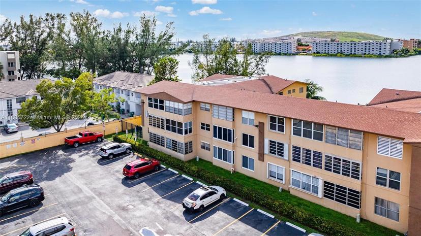 Picture of 160 Royal Palm Rd # 112, Hialeah Gardens FL 33016