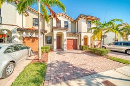 Picture of 10327 NW 89Th Ter, Doral, FL 33178