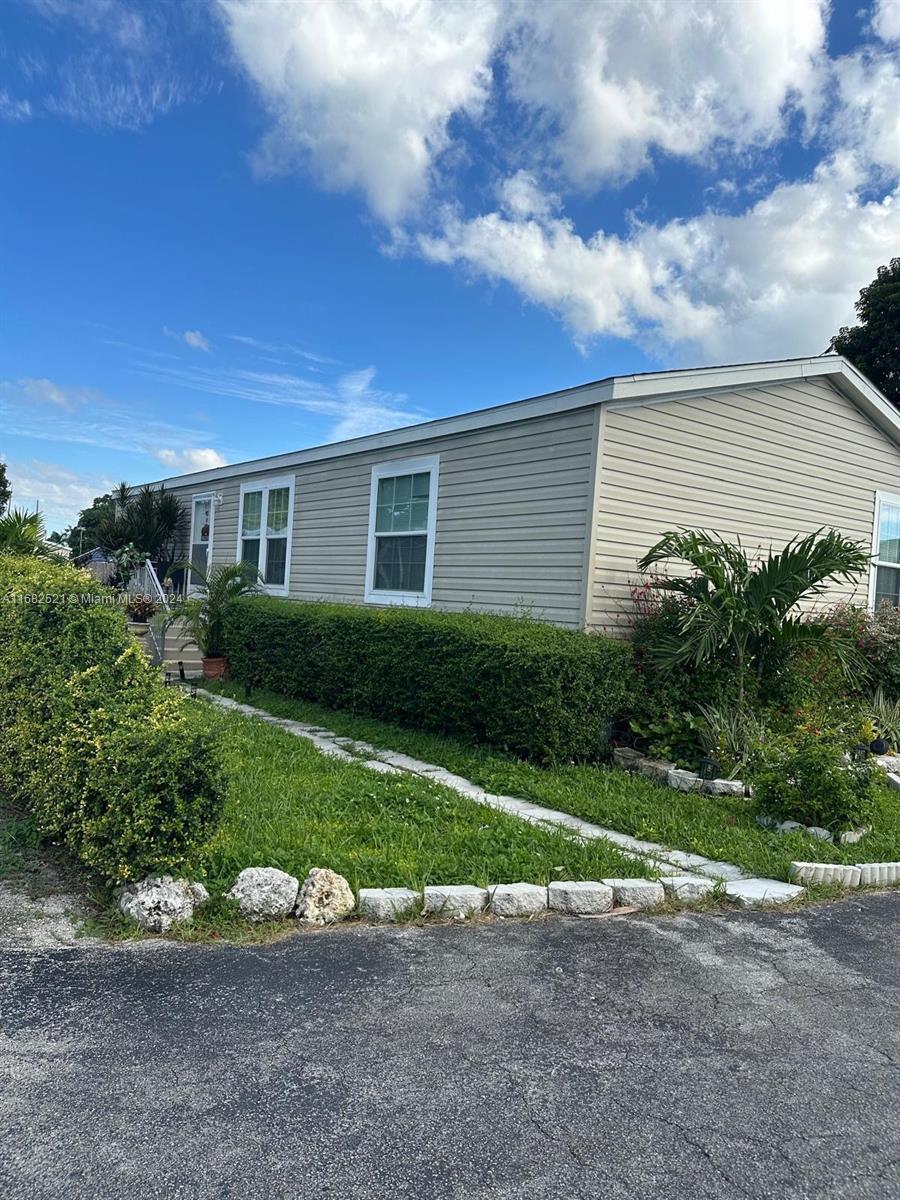 Picture of 220 NE 12 Ave, Homestead, FL 33030