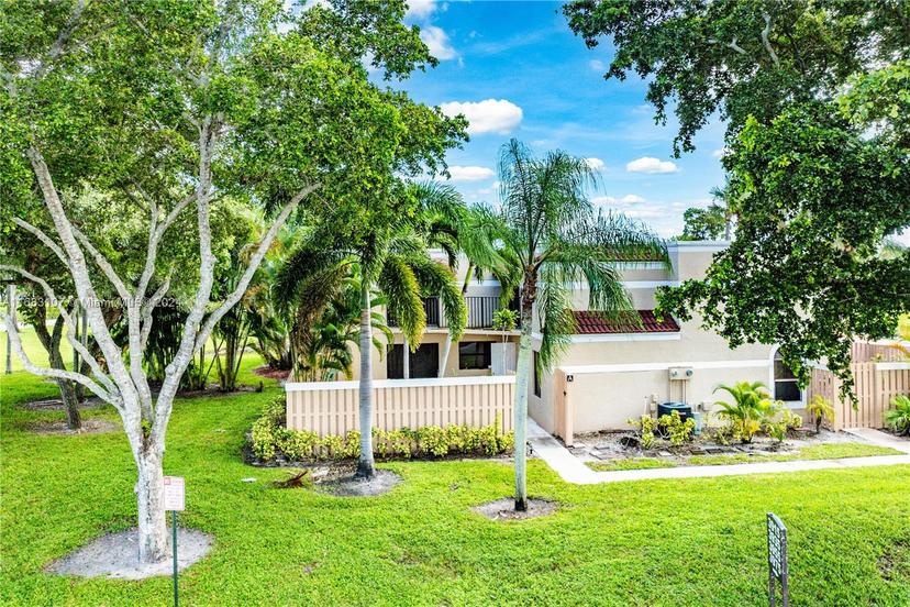 Picture of 3900 Village Dr # A, Delray Beach FL 33445