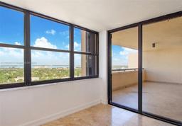 Picture of 2555 Collins Ave, Miami Beach, FL 33140