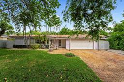 Picture of 361 W Heather Dr, Key Biscayne, FL 33149