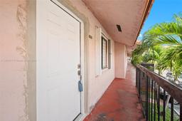 Picture of 2170 W 60Th St # 16212, Hialeah, FL 33016