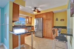 Picture of 9301 Sunrise Lakes Blvd # 307, Sunrise, FL 33322