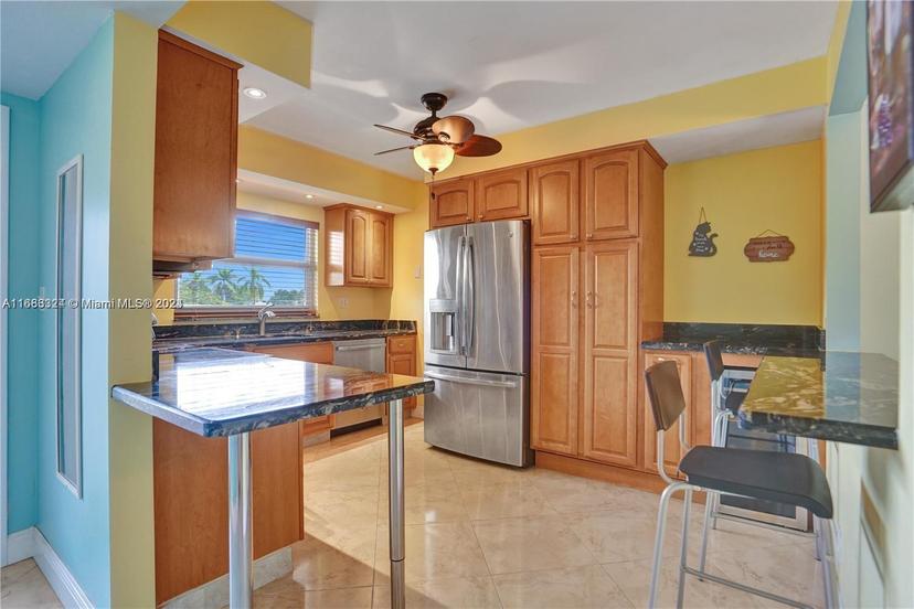 Picture of 9301 Sunrise Lakes Blvd # 307, Sunrise FL 33322