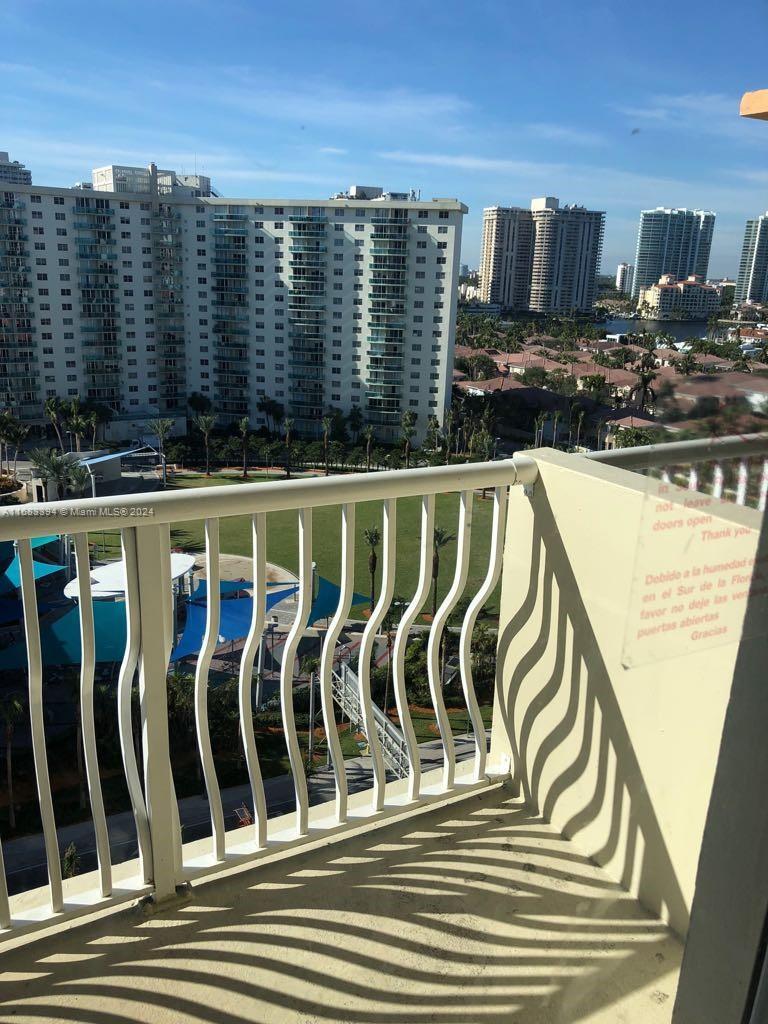 Picture of 19201 Collins Ave # 1132, Sunny Isles Beach, FL 33160