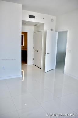 Picture of 851 NE 1St Ave # 2510, Miami, FL 33132