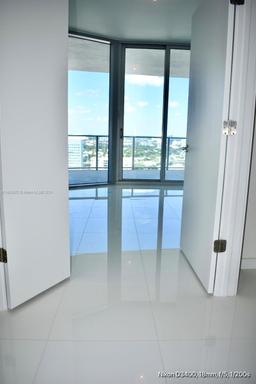 Picture of 851 NE 1St Ave # 2510, Miami, FL 33132