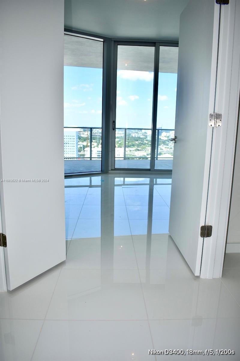 Picture of 851 NE 1St Ave # 2510, Miami FL 33132