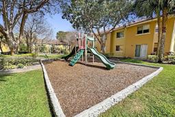 Picture of 7930 NW 7Th St # 201, Pembroke Pines, FL 33024