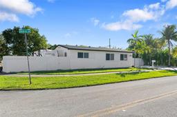 Picture of 11460 Douglas Dr, Miami, FL 33176