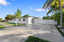 Picture of 11460 Douglas Dr, Miami, FL 33176