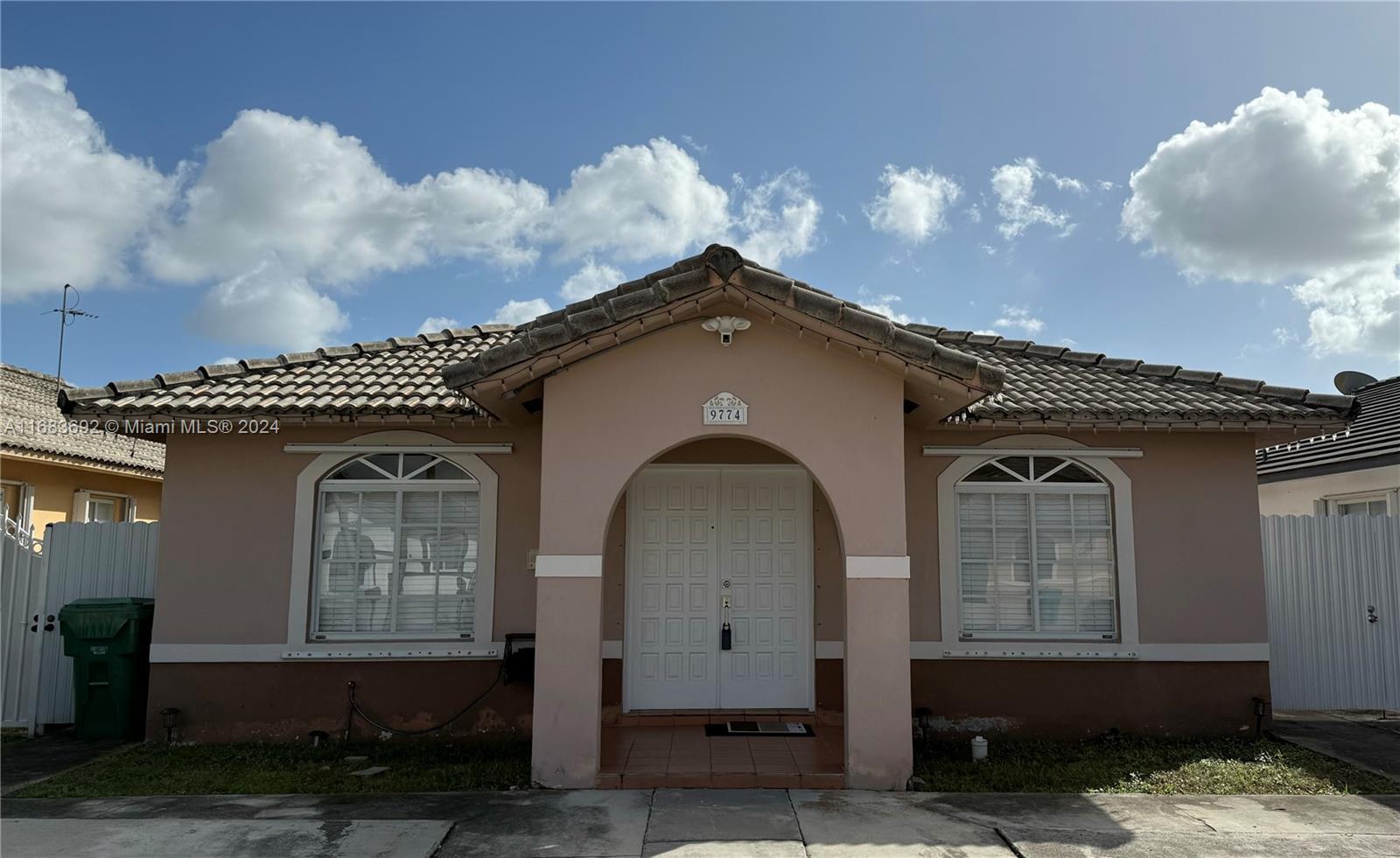 Picture of 9774 NW 128Th Ln, Hialeah Gardens, FL 33018