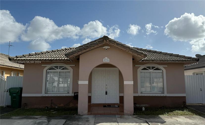 Picture of 9774 NW 128Th Ln, Hialeah Gardens FL 33018