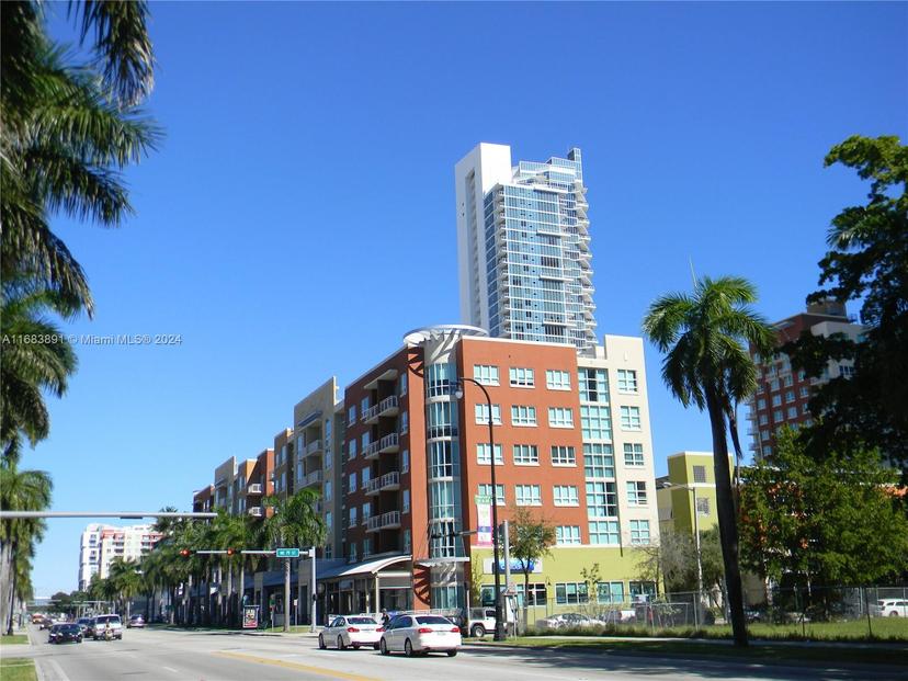 Picture of 2000 N Bayshore Dr # 1403, Miami FL 33137